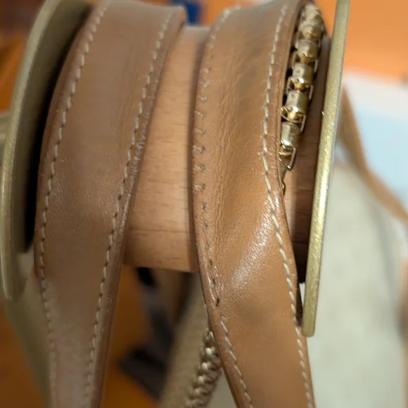 Gucci Beige and Brown Shoulder Bag - Picture 10 of 16